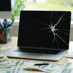 découvrez pourquoi le macbook économique d'apple, pourtant annoncé comme une option abordable, peut en réalité représenter un investissement coûteux sur le long terme.
